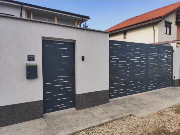 Main sliding gate matching with the pedestrian gate