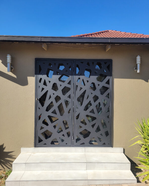 Double swing gates